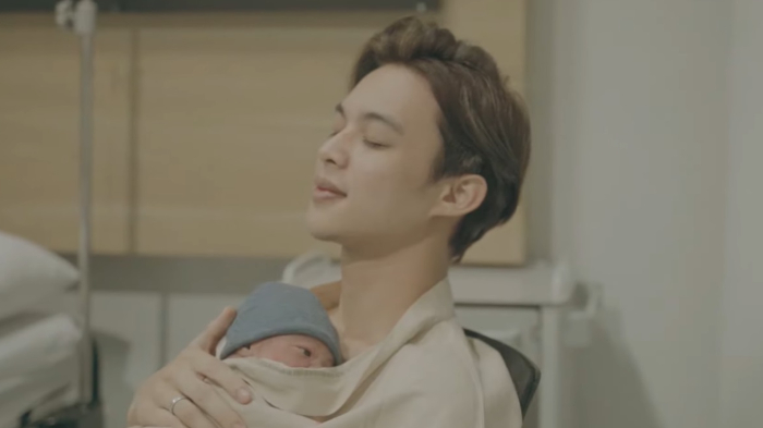 Rey Mbayang Rilis Lagu