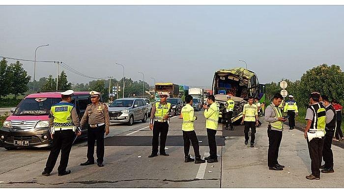 Kecelakaan Beruntun di Tol Cipali Libatkan 4 Kendaraan, 1 Orang Meninggal Dunia dan 6 Luka-luka