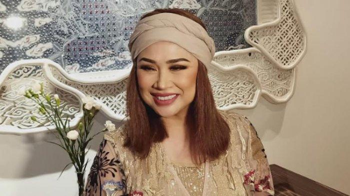 titi-dj-ditemui-di-four-seasion-hotel-jakarta-selatan-jumat-29112019.jpg