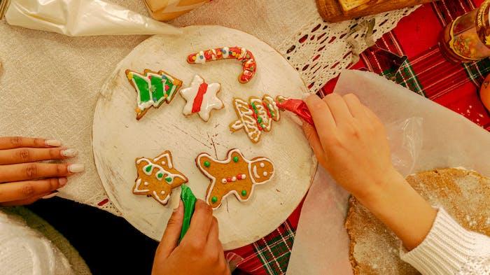 2 Resep Kue Kering Kudapan Spesial Natal, Ada Semprit Kacang Aroma Spekuk dan Choco Mini Cookies