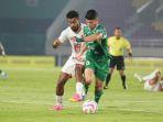 Aksi-Yance-Sayuri-bersama-Malut-United-saat-melawan-PSS-Sleman.jpg