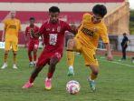Aksi-Yance-Sayuri-pada-laga-Malut-United-vs-Semen-Padang.jpg