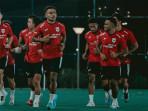 Bintang-Malut-United-Yakob-Sayuri-dan-Yance-Sauri-pada-sesi-latihan-bersama-Timnas-Indonesia.jpg