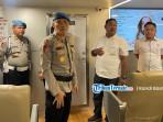 Cek-kapasitas-penumpang-KM-Cantika-Ekspress-08-oleh-personel-Polda-Maluku-Utara.jpg