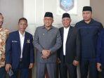 Foto-bersama-usai-rapat-paripurna-penetapan-Wali-Kota-dan-Wakil-Wali-Kota-Ternate-terpilih.jpg