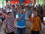 General-Manager-ajak-semua-Guru-dan-SiswaSiswi-SMAN-13-Ambon-mendowload-aplikasi-PLN-Mobile.jpg<pf>Penyampaian-materi-PLN-Baronda-Sekolah-oleh-General-Manager-PLN-UIW-MMU-Awat-Tuhuloula.jpg<pf>Antusias-siswa-dan-siswi-SMAN-13-Ambon-dalam-mendownload-aplikasi-PLN-Mobile.jpg