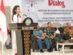 Gubernur-Maluku-Utara-Sherly-Laos-saat-berbicara-di-hari-Kartini.jpg