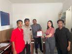 KASUS-ITE-Korban-dan-kuasa-hukumnya-saat-membuat-laporan.jpg