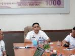 Kakanwil-Kemenkum-Malut-Budi-Argap-Situngkir-pada-sebuah-rapat-Jumat-1292025.jpg