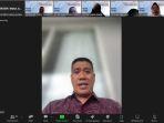 Kaper-BKKBN-Maluku-Utara-Nuryamin-pada-rapat-daring-terkait-penurunan-Stunting-tahun-2024.jpg<pf>Peserta-rapat-daring-dengan-tema-penurunan-Stunting-tahun-2024-diinisiasi-BKKBN-Maluku-Utara.jpg