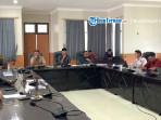 Rapat-antara-Komisi-I-DPRD-Halmahera-Selatan-dengan-PHAI.jpg