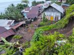 Rumah-warga-di-Desa-Talapon-Kecamatan-Makian-Barat-Halmahera-Selatan-tertimpa-tanah-longsor-01.jpg