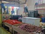 Suasana-jual-beli-di-Pasar-Tradisional-Desa-Bobong-Taliabu.jpg