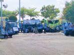 Unjuk-rasa-karyawan-Perumda-Ake-Gaale-di-depan-Kantor-Wali-Kota-Ternate.jpg