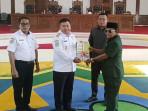 Wakil-Bupati-Pulau-Taliabu-La-Ode-Yasir-serahkan-5-Ranperda-ke-DPRD.jpg