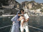 keseruan-aurel-hermanysah-dan-atta-halilintar-mengunjungi-pulau-capri.jpg