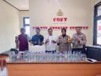 Pemilik Kabur, Polisi Amankan 85 Botol Cap Tikus di Kecamatan Ternate Selatan