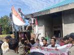 penambang-galian-c-demo-di-taliabu.jpg