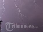 petir-taufan.jpg