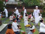 sejumlah-umat-hindu-bersambahyang-untuk-peringati-hari-raya-galungan.jpg