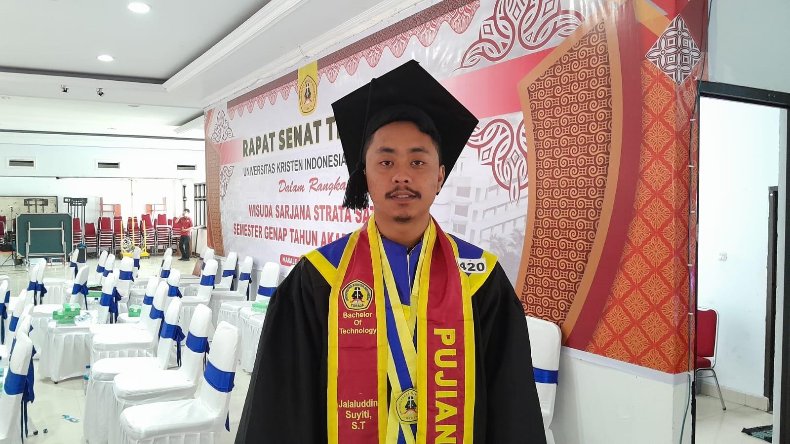Jalaluddin Suyuti Wisudawan Terbaik UKI Toraja Ingin Ciptakan Lapangan  Kerja - Tribuntoraja.com