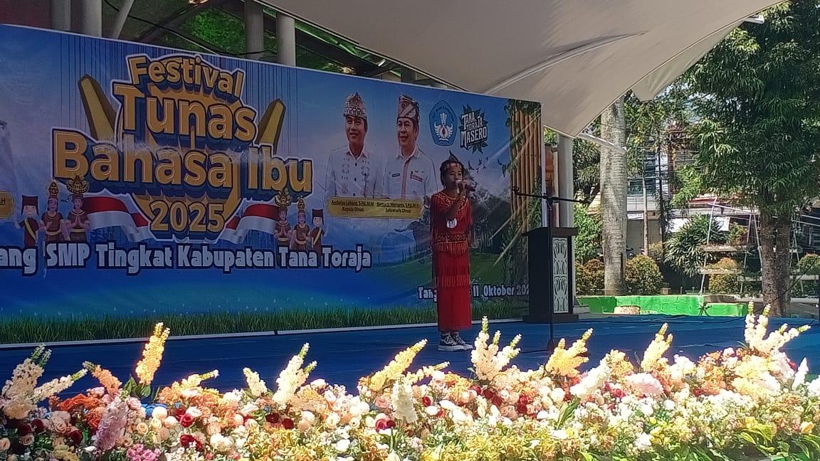 festival-tunas-bahasa-ibu-ftbi-makale-tana-toraja-12102025.jpg