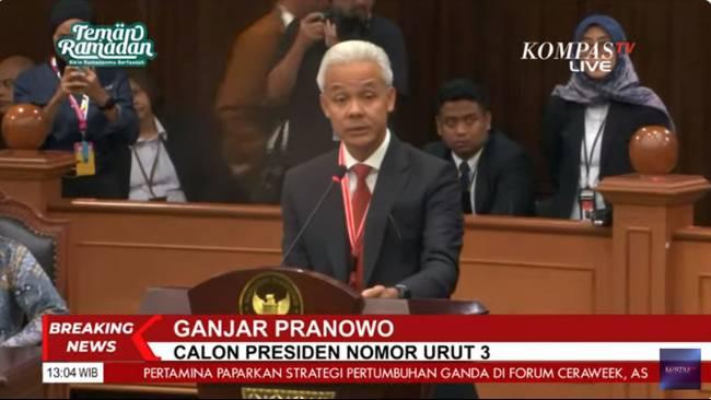 ganjar-pranowo-di-gedung-mahkamah-konstitusi-sidang-sengketa-pilpres-2024-2732024.jpg