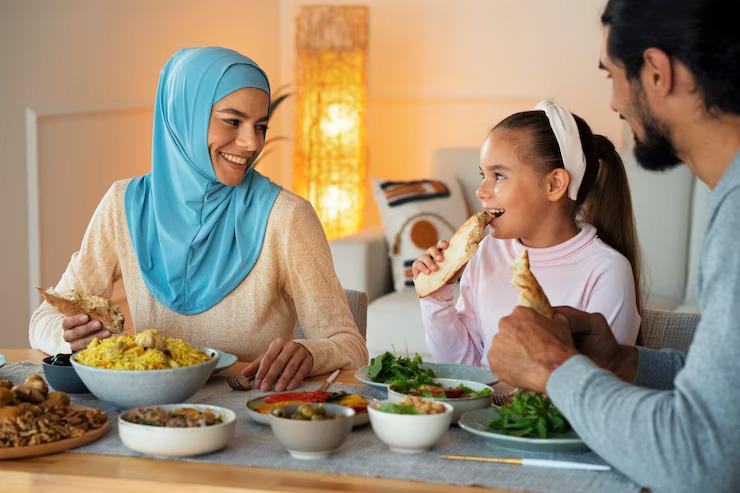 ilustrasi-makan-sahur-sebelum-puasa-2732023.jpg