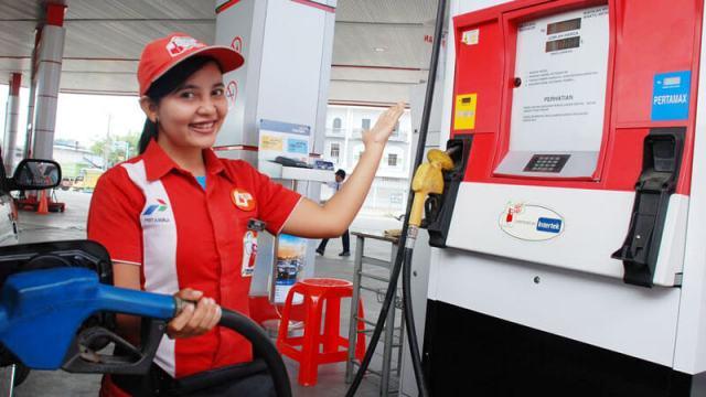 ilustrasi-petugas-spbu-pertamina-1282024.jpg