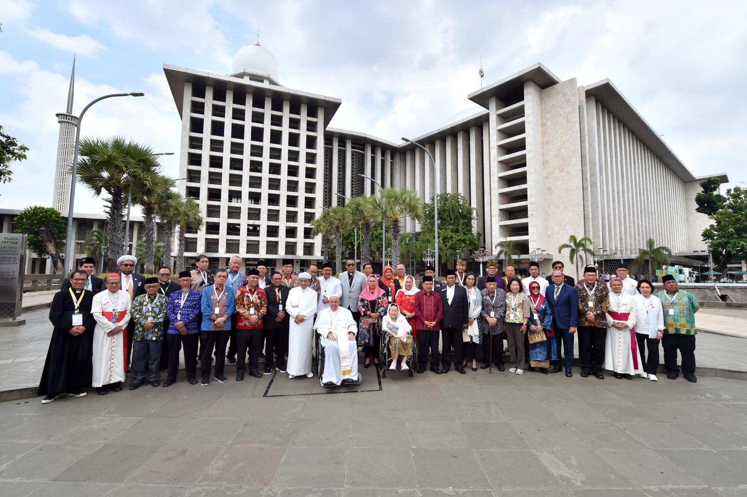 Paus Fransiskus dan Imam Masjid Istiqlal Serukan Perdamaian dan Perlindungan Lingkungan