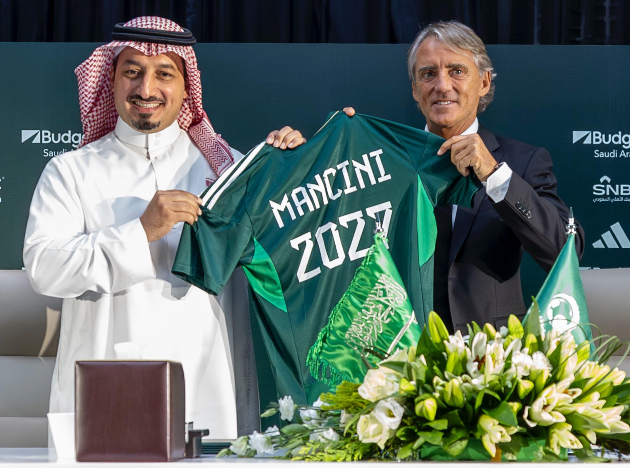 roberto-mancini-pelatih-timnas-arab-saudi-2982023.jpg