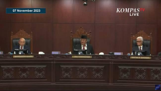 sidang-majelis-kehormatan-mahkamah-konstitusi-mkmk-jimly-assihiddiqie-7112023.jpg