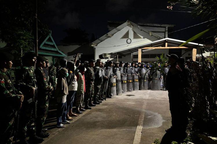 tni-bubarkan-tawuran-tallo-makassar-19112025.jpg