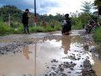 02052023_jalan_rusak.jpg