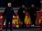 Jose-Mourinho-bereaksi.jpg