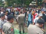 demo-tolak-lkpj-dprd-toraja-utara-6-562023.jpg