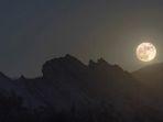 ilustrasi-supermoon-super-moon-blue-moon-bulan-purnama-2882023.jpg