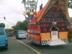 pawai-mobil-hias-110-tahun-injil-masuk-toraja-imt-1332023.jpg