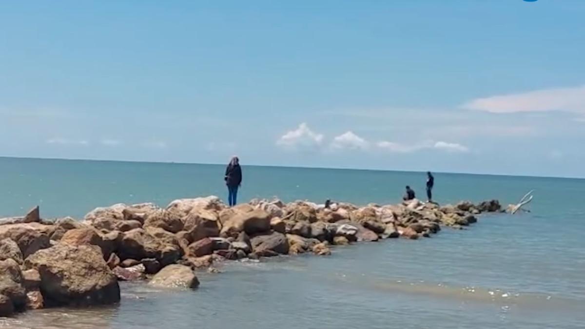 Ada banyak hal seru yang bisa kamu lakukan di Pantai Borneo Jorong