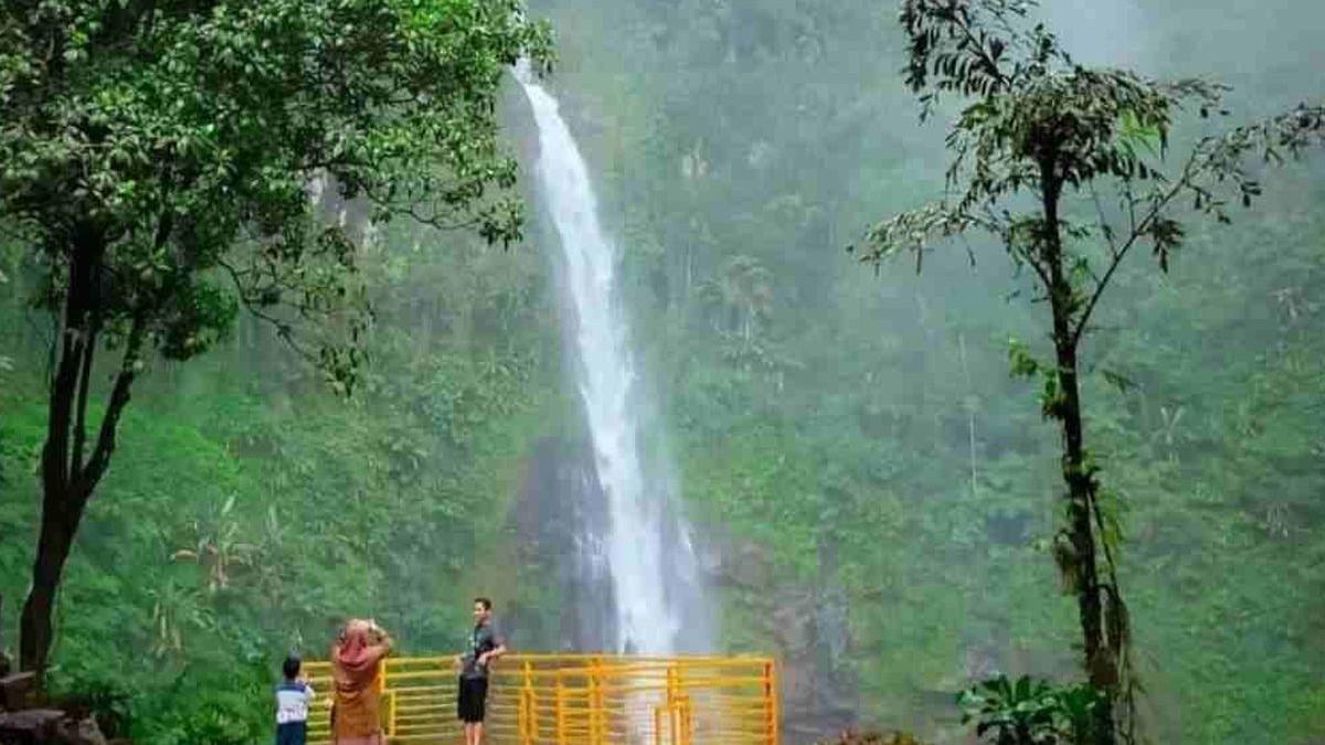 Air Terjun Cipendok adalah salah satu wisata alam di Kabupaten Banyumas, Jawa Tengah.