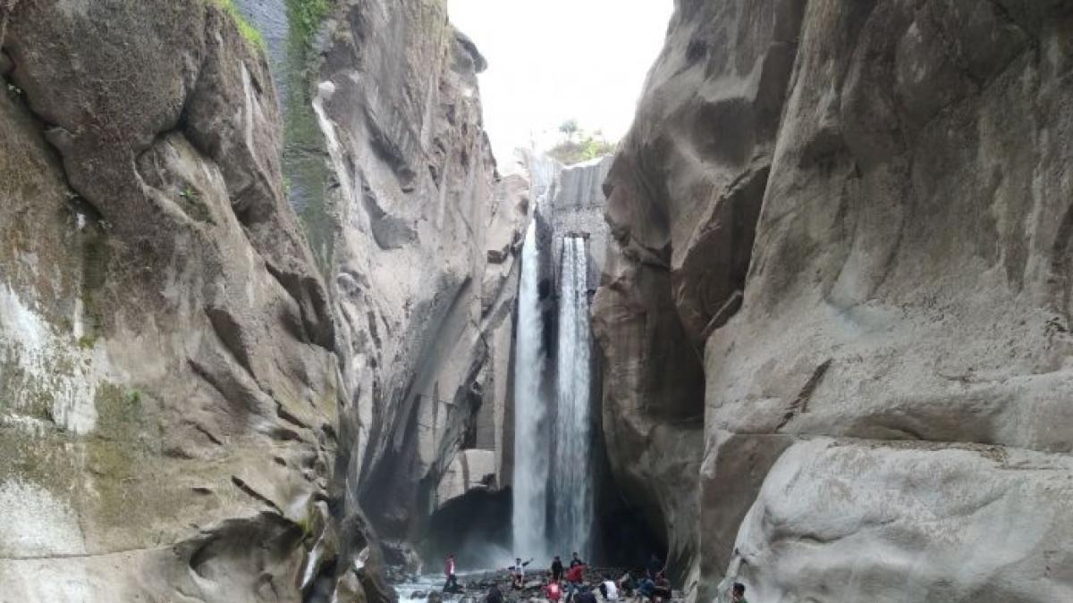 Air Terjun Hulu Sungai Jeneberang, tempat wisata alam hidden gem di Kabupaten Gowa, Sulawesi Selatan.