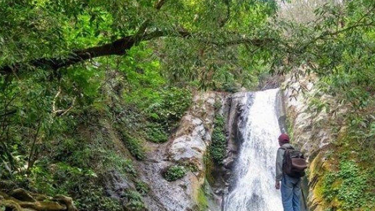 Kedung Sriti adalah wisata air terjun di Tawangmangu, Jawa Tengah.
