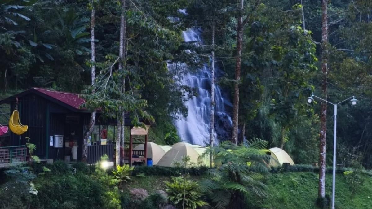 Air Terjun Ngargoyoso Karanganyar, Jawa Tengah yang cocok untuk liburan sambil camping.