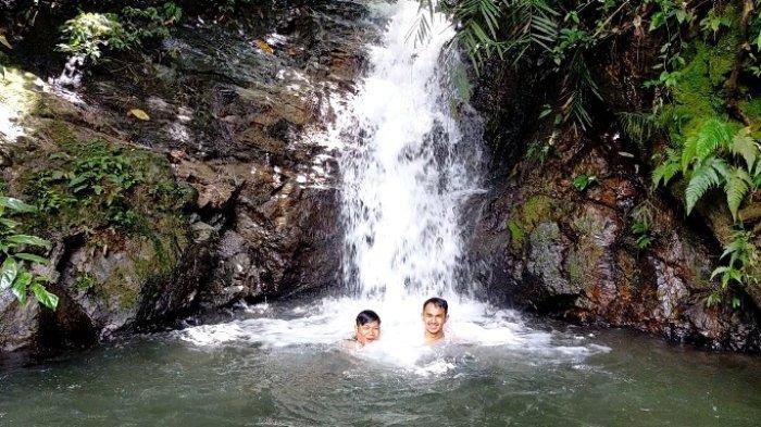 Ilustrasi wisata sungai.