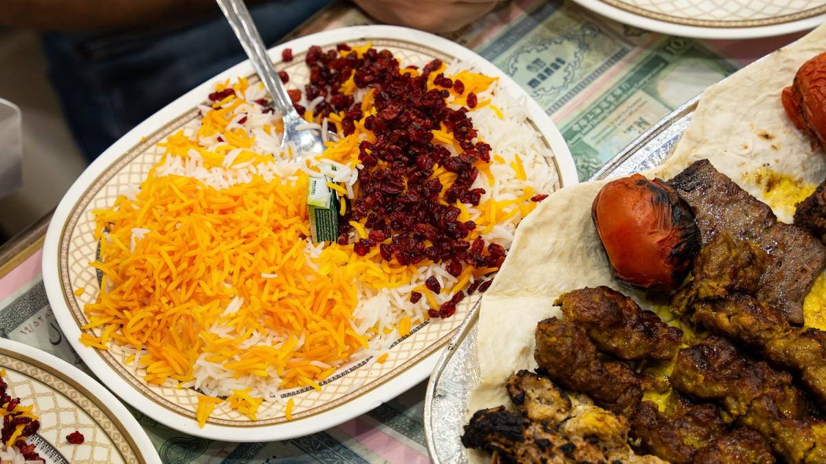 Al Ustad Special Kabab, satu restoran terbaik di Dubai.