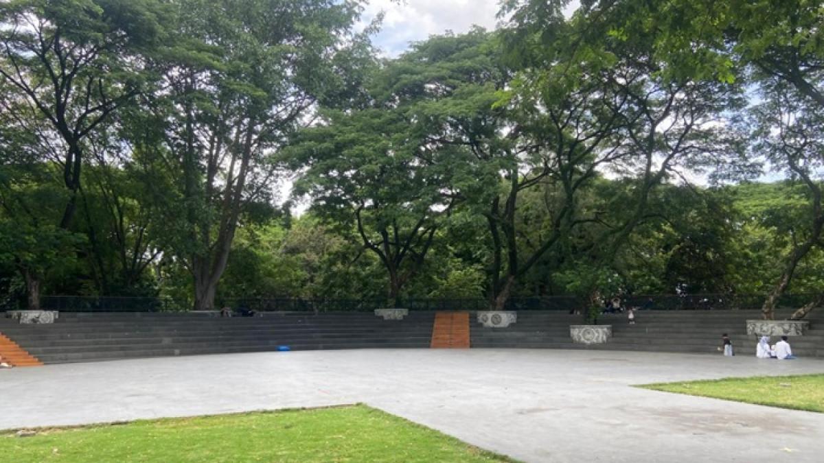 Amphiteater salah satu tempat pertunjukan di Taman Balekambang