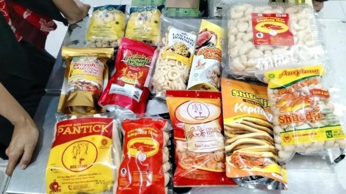 Amplang Sibayak, satu tempat belanja oleh-oleh di Balikpapan, Kalimantan Timur