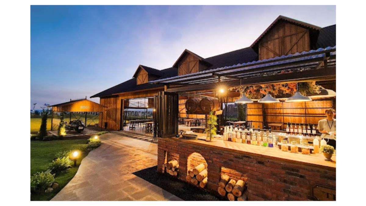 Araya Arcade Garden by Rustic Market
