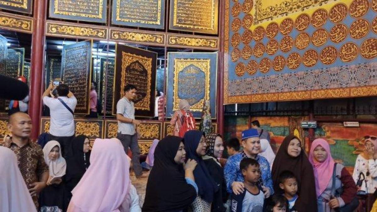 Bait Al Quran Al Akbar, Palembang, Sumatera Selatan dikunjungi ribuan pengunjung