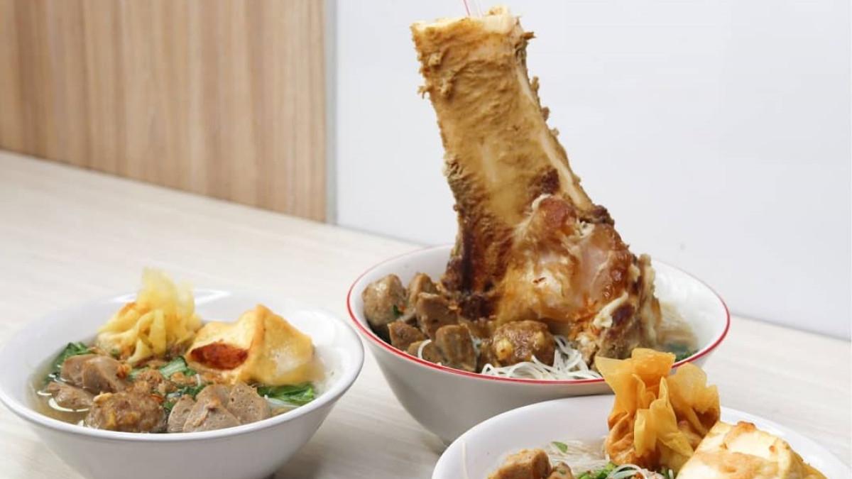 Bakso Pengadilan, satu tempat makan 24 jam di Solo yang bisa kamu kunjungi kapan saja.